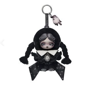 [Pop Mart] Skullpanda x Wednesday - NYC Exclusive Classic Doll Figure